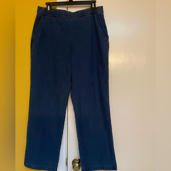 L.L. Bean Fleece Lined Denim Slip On Pants Size Medium Stretch Waist Petite MP - Picture 1 of 12